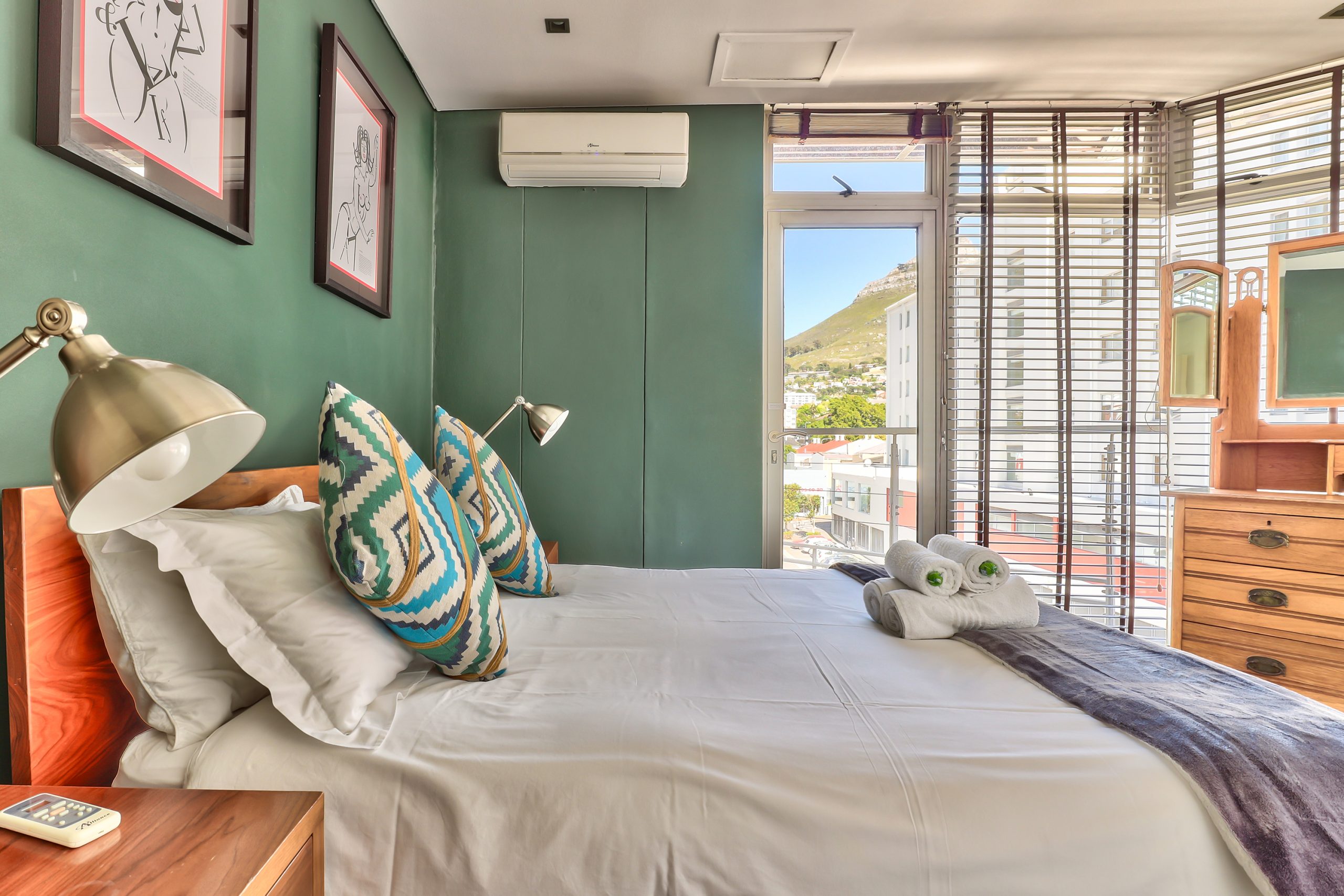 Amazing 2 Bed Apartment - The Edge