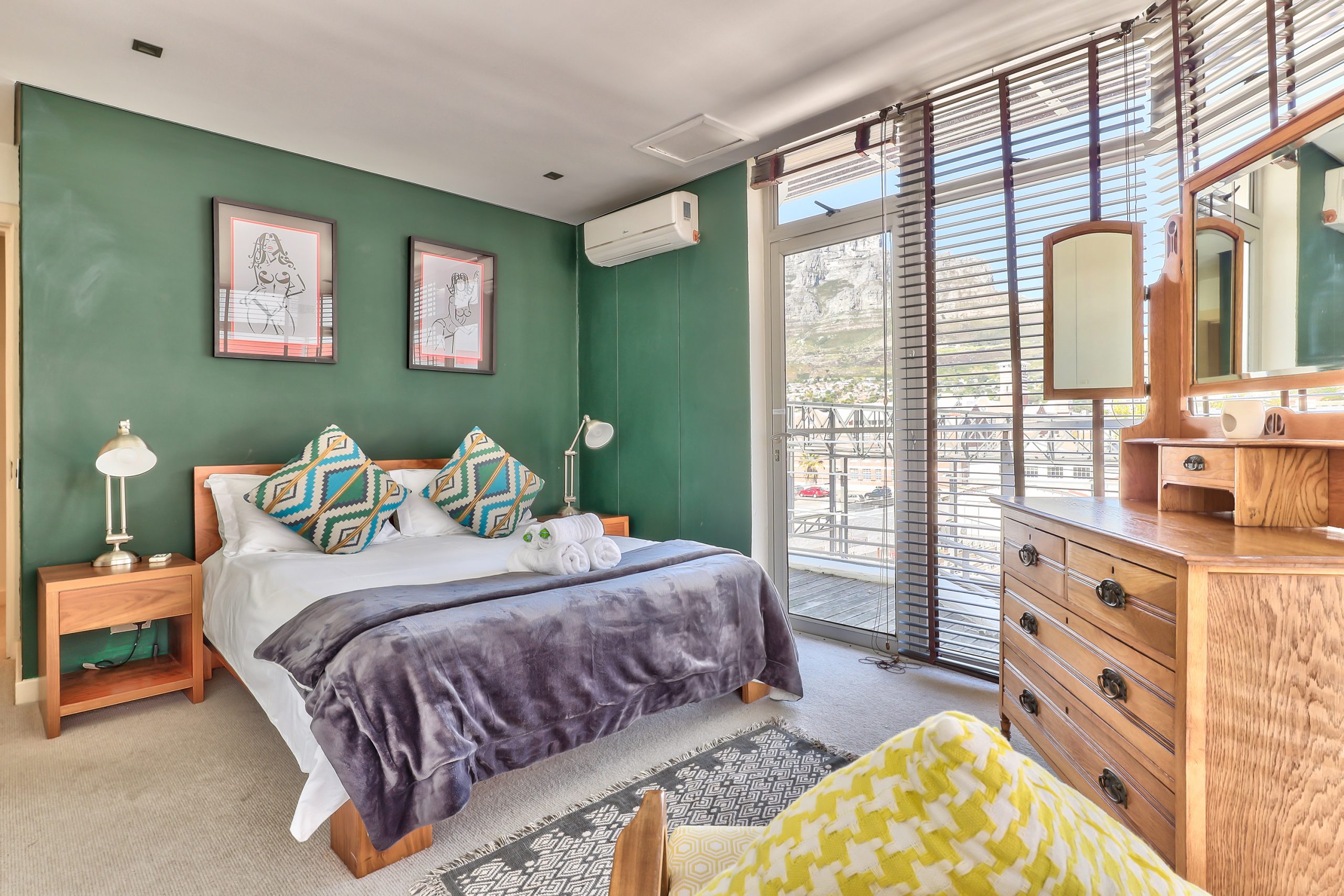Amazing 2 Bed Apartment - The Edge