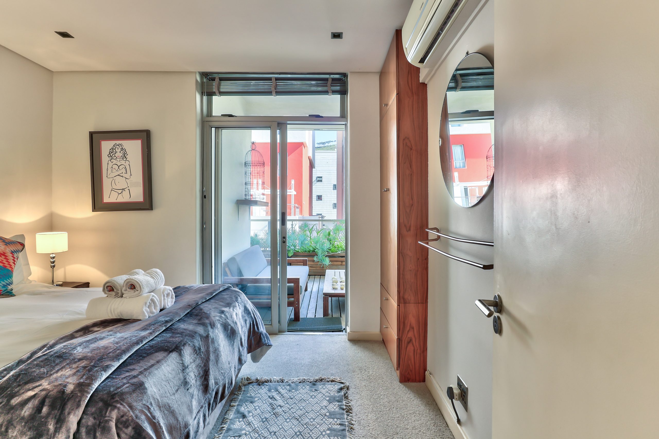 Amazing 2 Bed Apartment - The Edge