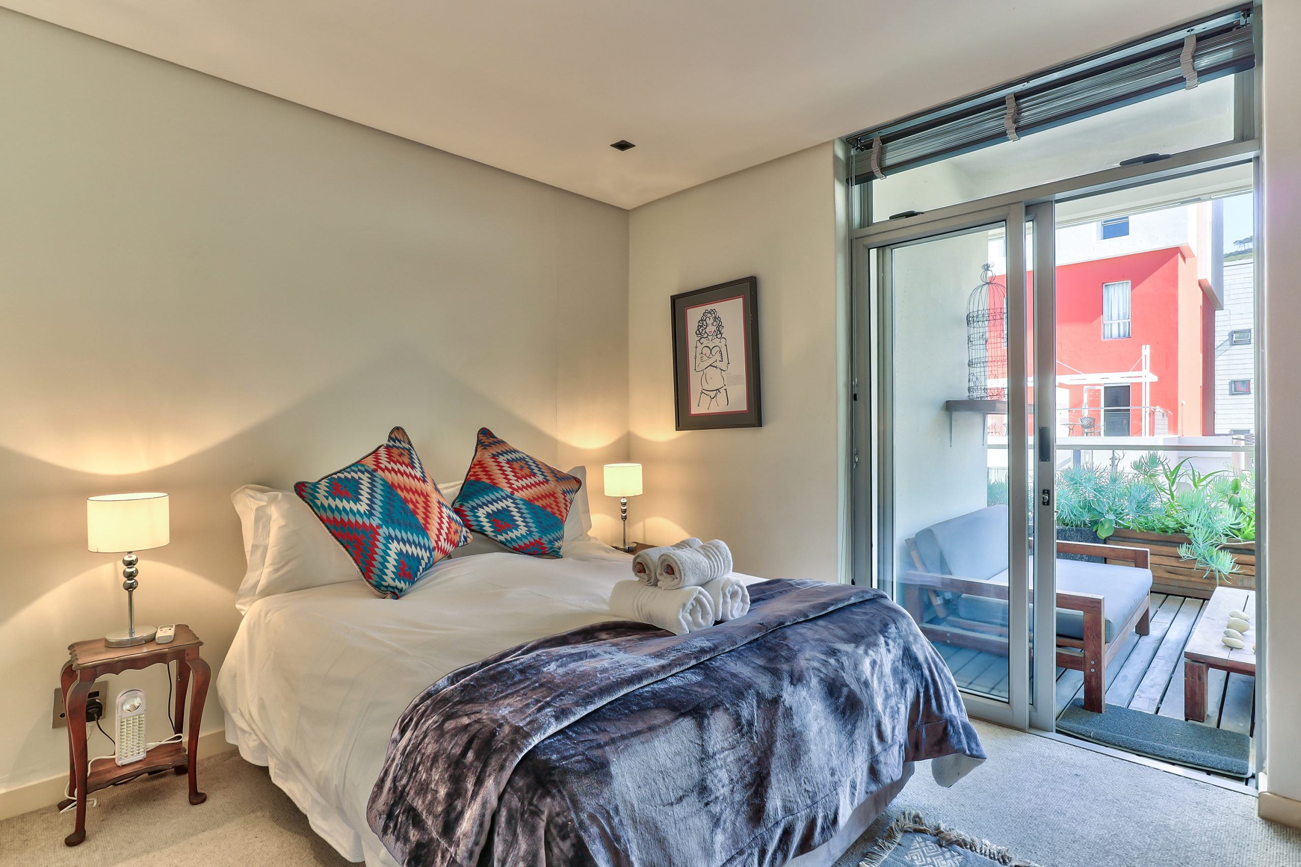 Amazing 2 Bed Apartment - The Edge