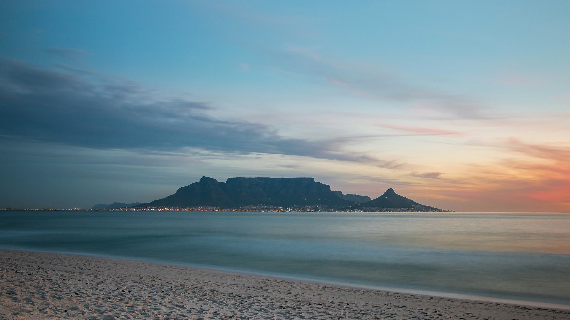 Table Mountain overlooking Cape Town